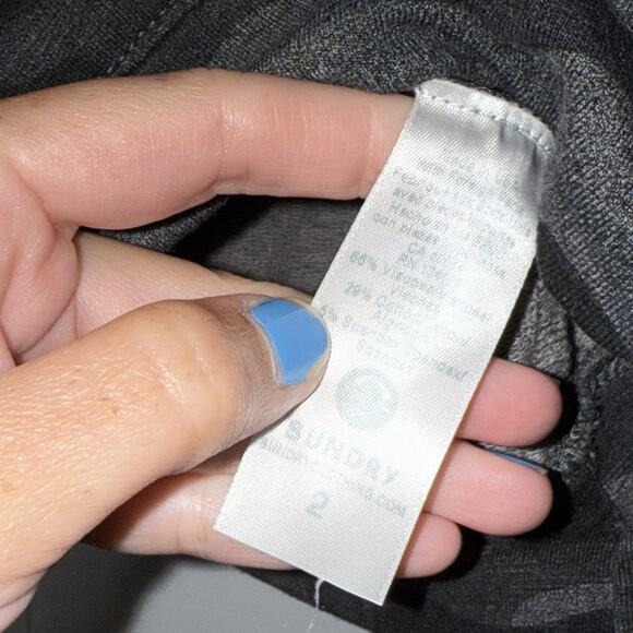 Sundry Women’s Camo Sweatshirt Gray Size 2 Medium - Picture 5 of 5